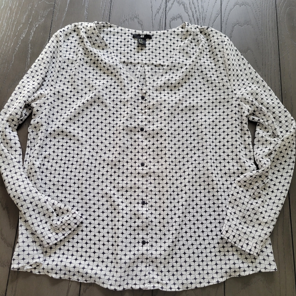H&M Women's Shirt Blouse top size 10. Beautiful sheer shirt
